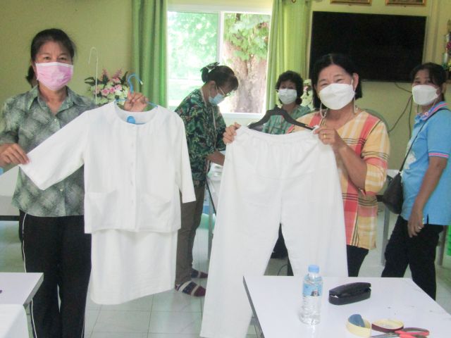 โครงการจัดกิจกรรม ผู้สูงอายุ ตำบลหลวงเหนือ อำเภองาว จังหวัดลำปาง กิจกรรมตัดเย็บเสื้อและผ้าถุง(สีขาว)วันที่ 13-14 กรกฏาคม 2564 ณ…